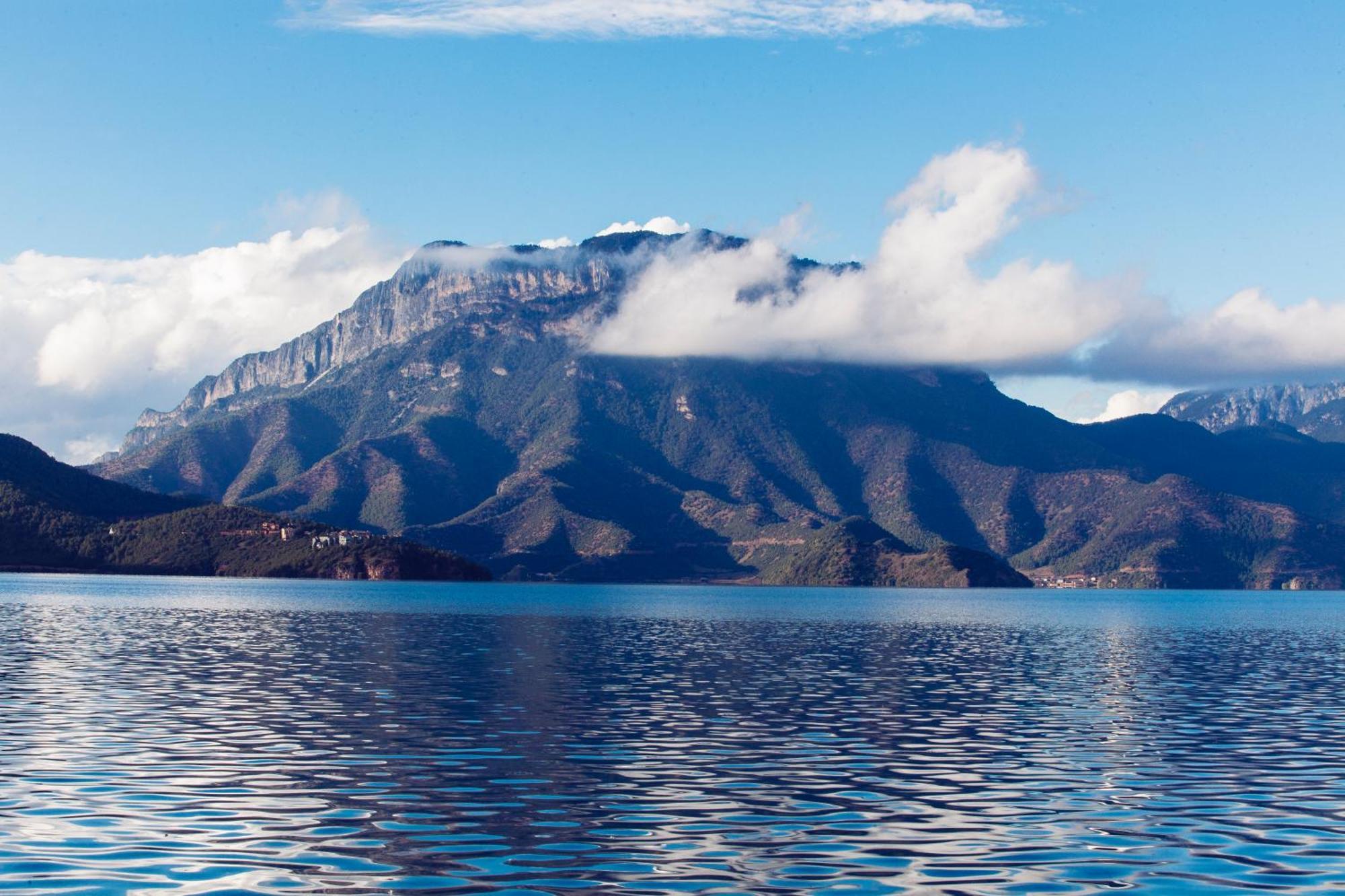 Hotel Indigo Lugu Lake By Ihg Licsiang Kültér fotó