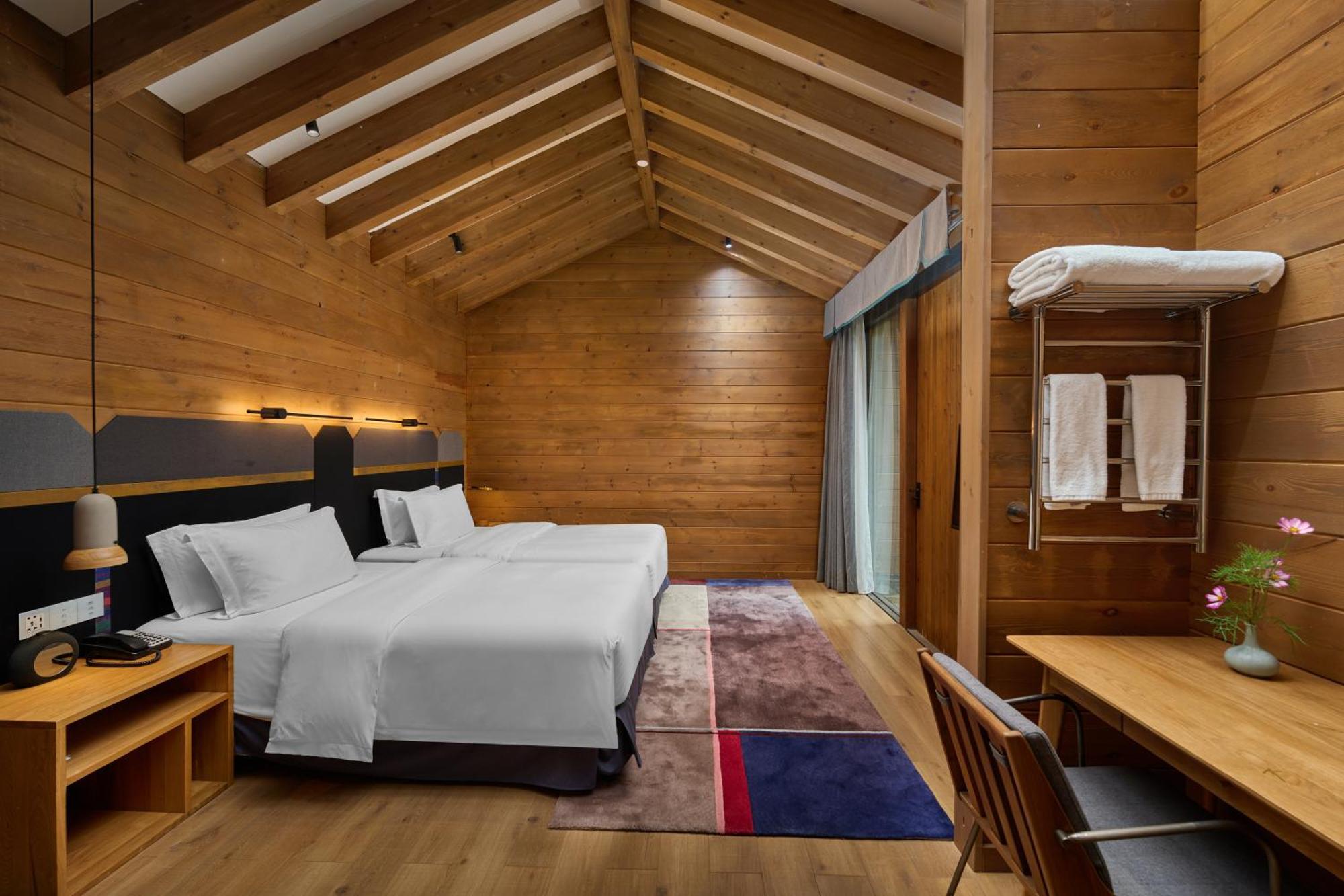 Hotel Indigo Lugu Lake By Ihg Licsiang Kültér fotó