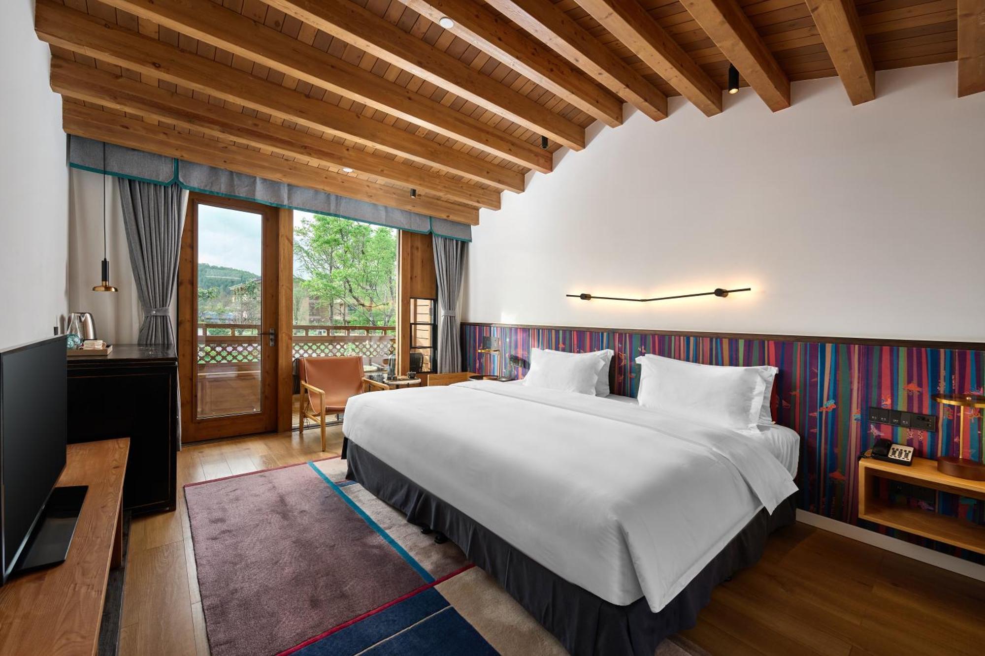 Hotel Indigo Lugu Lake By Ihg Licsiang Kültér fotó