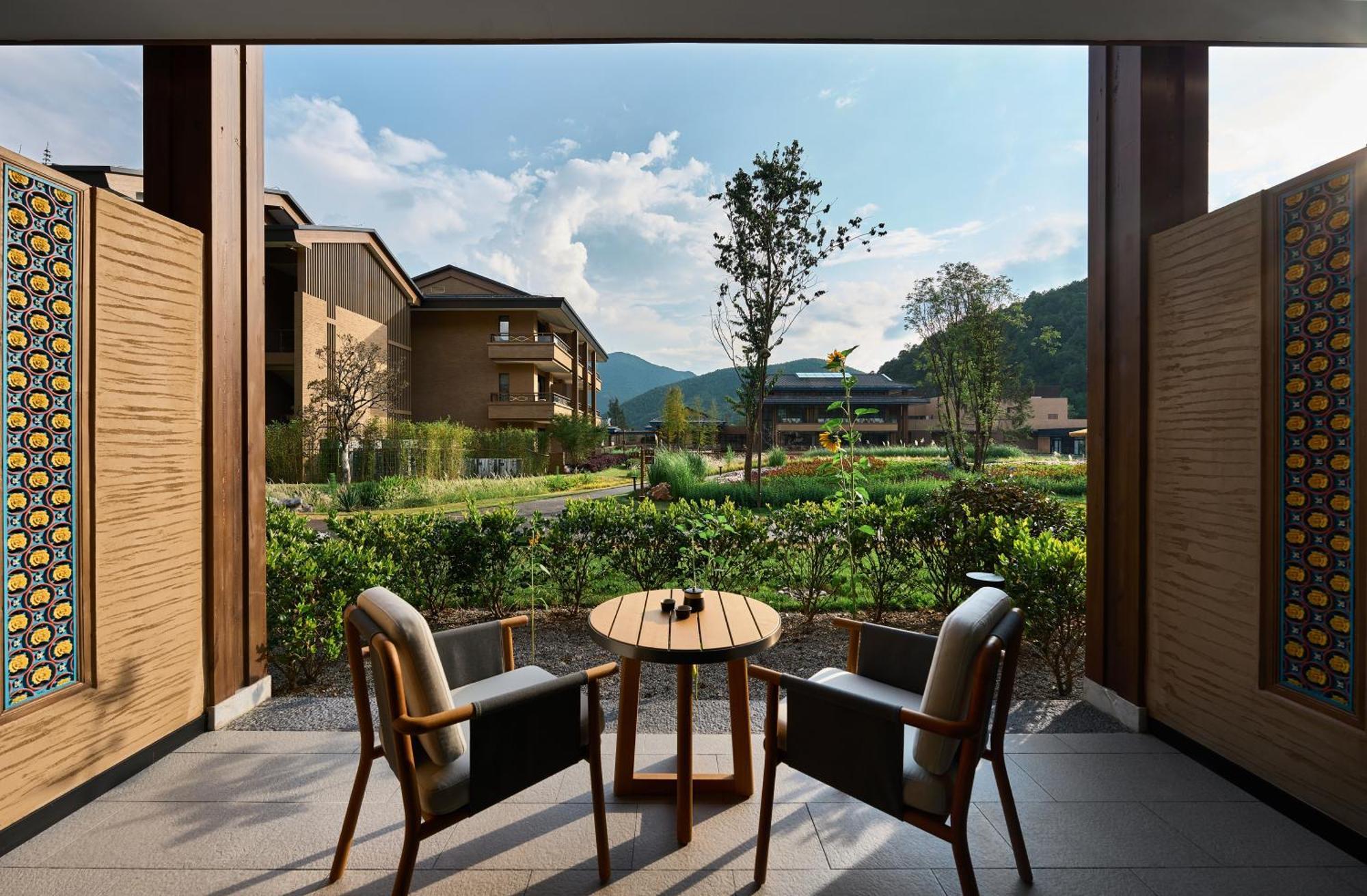 Hotel Indigo Lugu Lake By Ihg Licsiang Kültér fotó